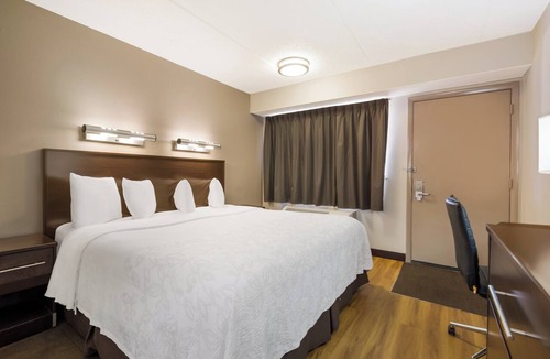 Larkwood Hotel | Red Roof Inn PLUS+ Nashville Airport