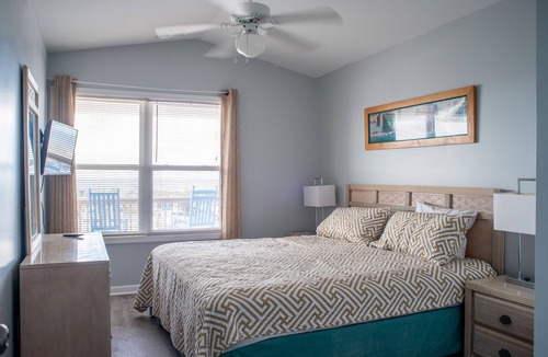 Long Beach House | Reel Nice: 2nd Row Gem, Beach and Pier View from Balcony!