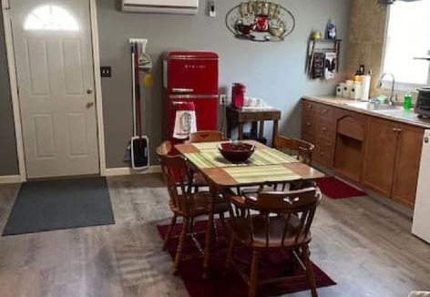 Mariah Hill House | Reindeer Crossing - Rudolph Red - Less than 2 miles to Holiday World
