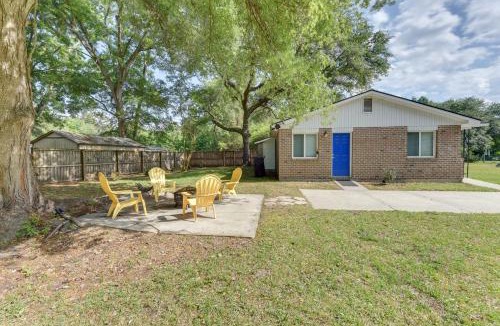 Burton House | Relax Fireside: Family Home 6 Mi to Dtwn Beaufort!