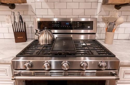 Memphis House | Relax in this peaceful and spacious house, exclusively for you and your group!