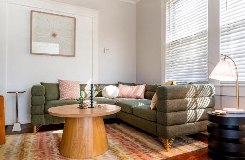 Westerwood House | Relaxing Vibrant and Upscale 1Bedroom 1Bath Apartment