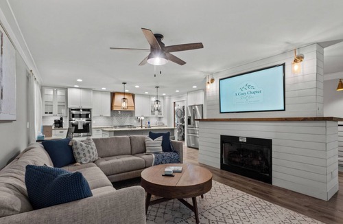 Addison Heights House | Renovated Ranch | 3 King Beds Near KSU