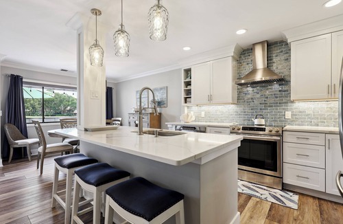 Palmetto Dunes Villa | Renovated villa with fairway views, community pool & sundeck!