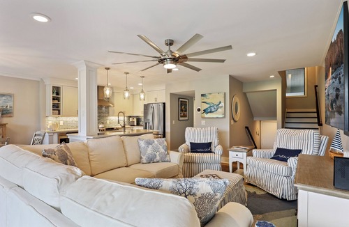 Palmetto Dunes Villa | Renovated villa with fairway views, community pool & sundeck!