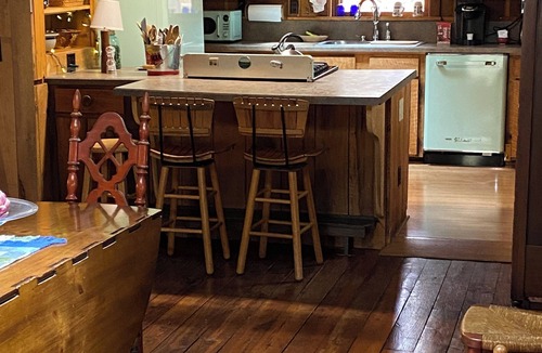 Rockbridge Baths Cabin | Retreat by the Rivah Experience this three bedroom custom built cabin, sleeps 8