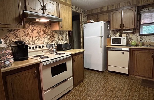 Newton Other | Retro Cottage Farmstay Mid-term Comfort for Family Relocations/Professionals