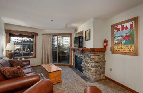 Edray Apartment | RF 219 Ski-InOut Hot Tub & Garage Sleeps 4
