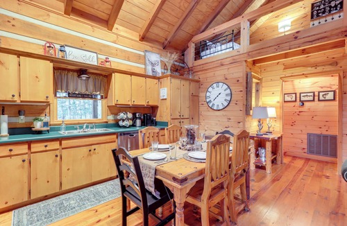 Dial Cabin | Ridgetop Cabin in Blue Ridge! Wraparound Porch!