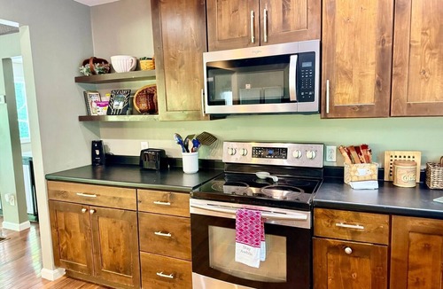 Avawam House | Ridgeview Retreat- Perfect for large groups!