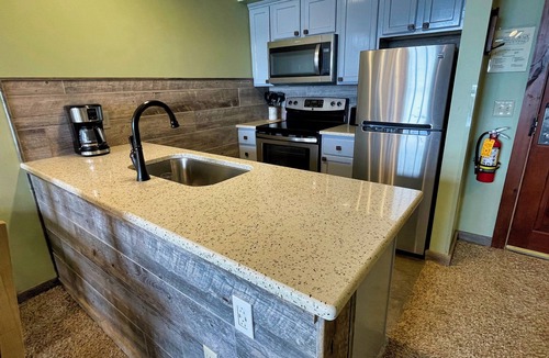 Edray Condo | Rimfire 143 - One of a kind 1-bedroom in Snowshoe Village.