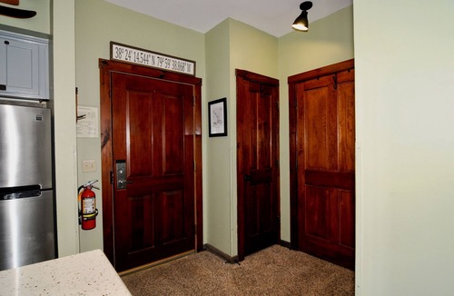Edray Condo | Rimfire 143 - One of a kind 1-bedroom in Snowshoe Village.