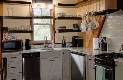 Elizabethton Cabin | Riv-A-Frame Doe River A-Frame 1 bedroom with twin loft, short trail to river