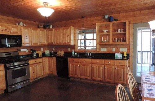 Ellijay Cabin | River Daze - A Beautiful River Front Brick House O