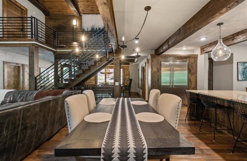 Cherry Log House | River Joy Lodge - Cherry Log, GA