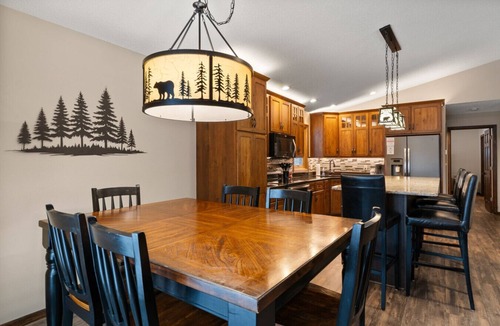 Tomahawk House | River Oaks Retreat on the Wisconsin River, Spacious Yard, Kayaks Included!