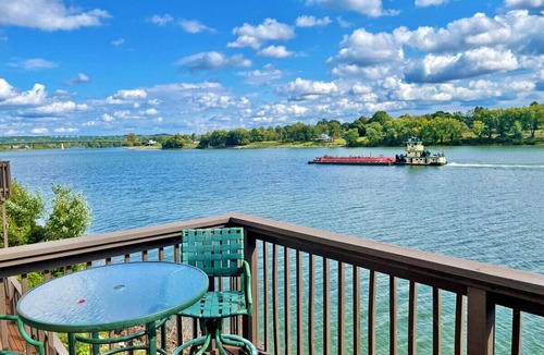 Marietta Apartment | River Port | 3 Bed Condo Waterfront on Ohio River