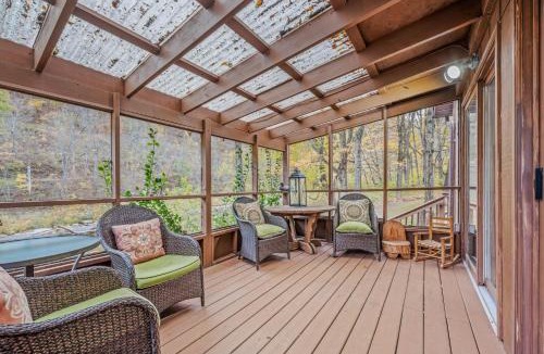 Great Cacapon Ski Chalet | River Time Cabin - Riverfront, Hot Tub, Screen Porch, Fishing, Games, View, 3 King Beds