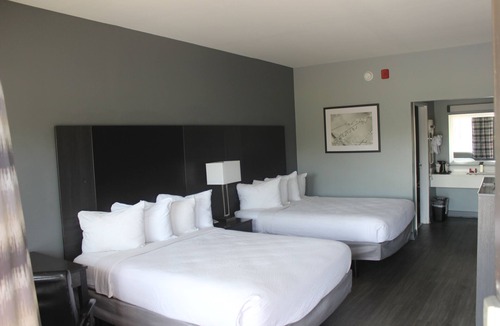 Conway Hotel | Riverfront Inn