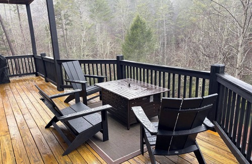 Ellijay Cabin | Riverfront+Views+Fire Pit+Music Touches+pool table+Fire place