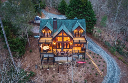 Ellijay Cabin | Riverfront+Views+Fire Pit+Music Touches+pool table+Fire place