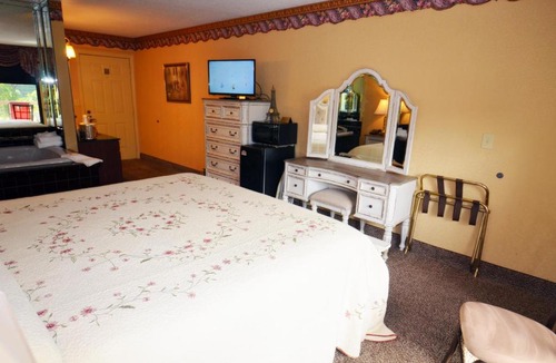 Pigeon Forge Hotel | Rivergate Mountain Lodge