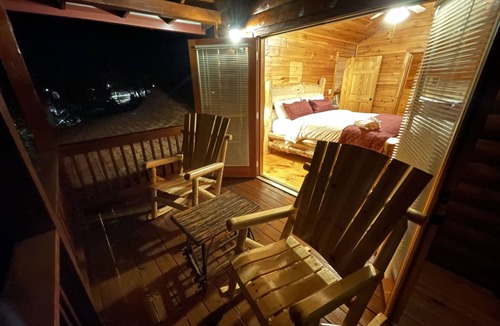 Ellijay Cabin | Riverside Cabin with Gameroom, Deer, & Fishing.
