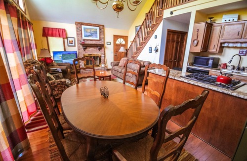 Grassy Creek Cottage | "Riverside Escape: Riverfront w/Firepit, Deck & Mtn Views – Dog Friendly!"