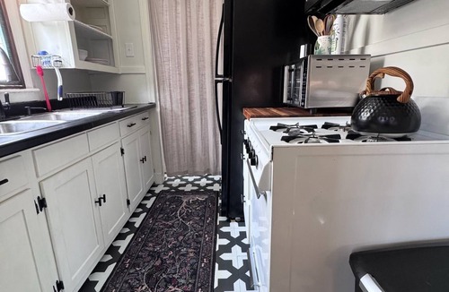 Central Gardens Cottage | ROBYN’S NEST🪺 🪺 2 bedroom in the heart of beautiful historic Central Gardens.