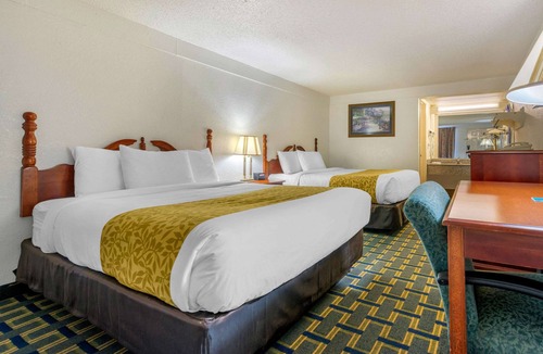 Hilliard Hotel | Rodeway Inn