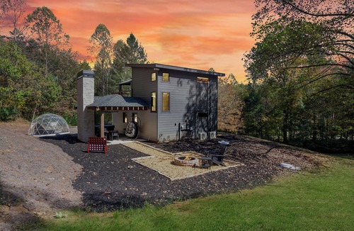 McCaysville Cabin | Romantic Adults Only Couples' Retreat
