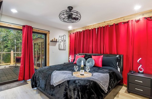 McCaysville Cabin | Romantic Adults Only Couples' Retreat