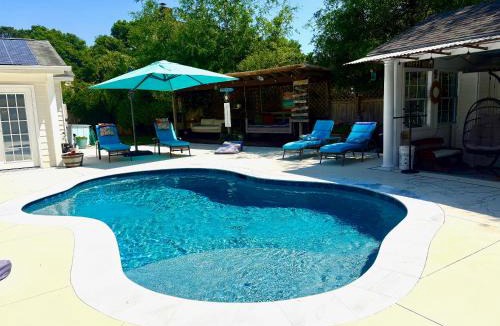 Charleston Villa | Romantic Beach Style Cottage close to everything!
