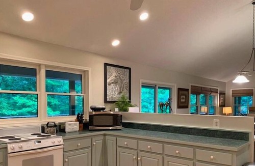 Ferguson Cabin | Romantic Cabin,Fireplace,Screened Porch,WiFi