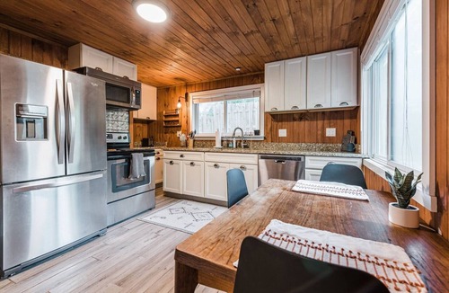 Black Mountain Cabin | Romantic Cabin Rental, Pet-Friendly, Walk to Town