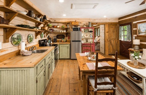 Purlear Cottage | Romantic Mountain Cottage Near Boone