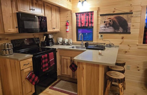 Vein Mountain Cabin | Romantic Woodsy nook located in Union Mills, North Carolina.