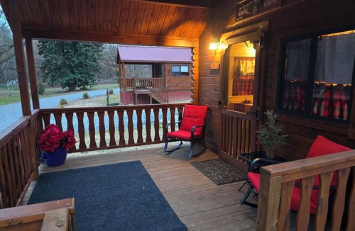 Vein Mountain Cabin | Romantic Woodsy nook located in Union Mills, North Carolina.