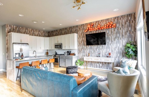 Haynes Area Villa | Rooftop Bliss | Karaoke & Games | Near Broadway
