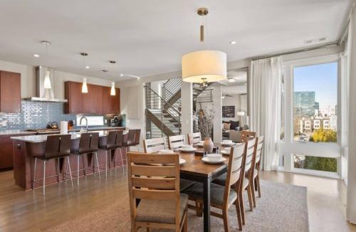 Edgehill House | Rooftop Near Gulch AND Broadway Sleep 12