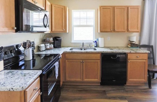 Candler House | Room for Everyone with 2 Townhomes and 6 Bedrooms!