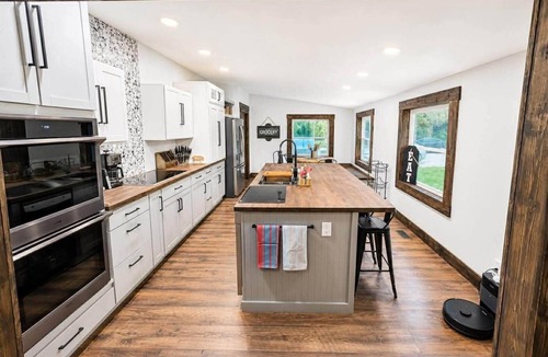 Mariah Hill House | Run Away Reindeer Retreat