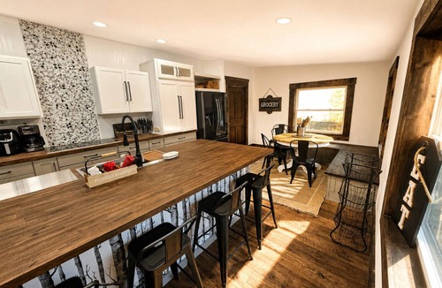 Mariah Hill House | Run Away Reindeer Retreat