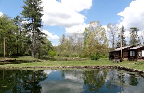 Laurel Bloomery Cabin | Rustic Cabin Rental with an Indoor Fireplace in Laurel Bloomery, Tennessee