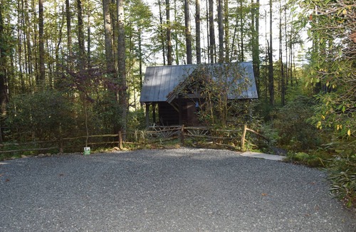 Cashiers Cabin | Rustic Log Cabin- In Town Cashiers- Pet-Friendly!