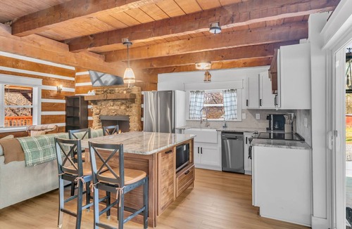 Cottontown Cabin | Rustic-Modern Cabin near Nashville Hot Tub+Fire Pit