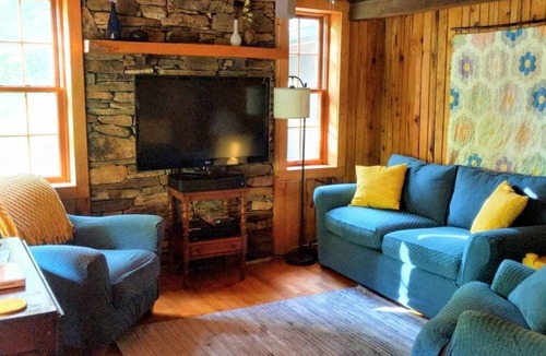 Leicester Cabin | Saddle Rock Cabin