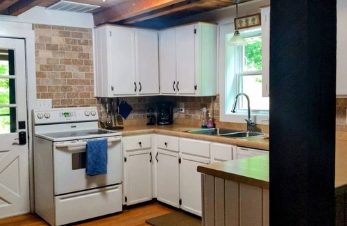Leicester Cabin | Saddle Rock Cabin
