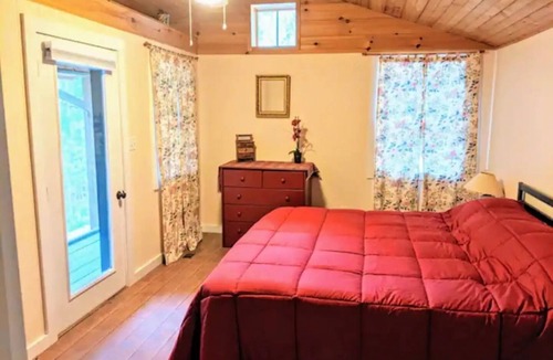 Leicester Cabin | Saddle Rock Cabin