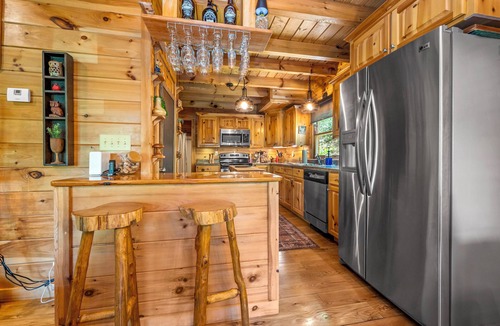 Lake Lure Cabin | Salty Pines- Guest Favorite